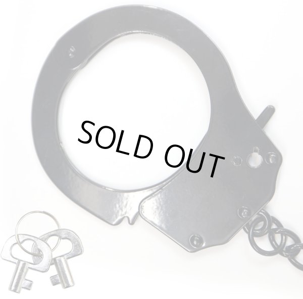 画像5: 手錠 金属製 ブラック 黒 ハンドカフ 手枷 安全装置付き 警察 コスプレ パーティー イベント 仮装 舞台 演出 TJO-008 (5)